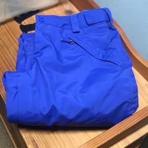 ✨NORTHFACE SNOWPANTS✨
